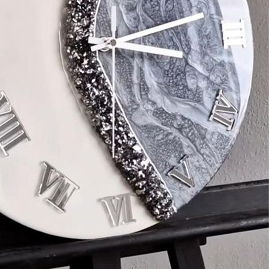 Luminous Resin Clock – Glossy Finish for Modern Interiors