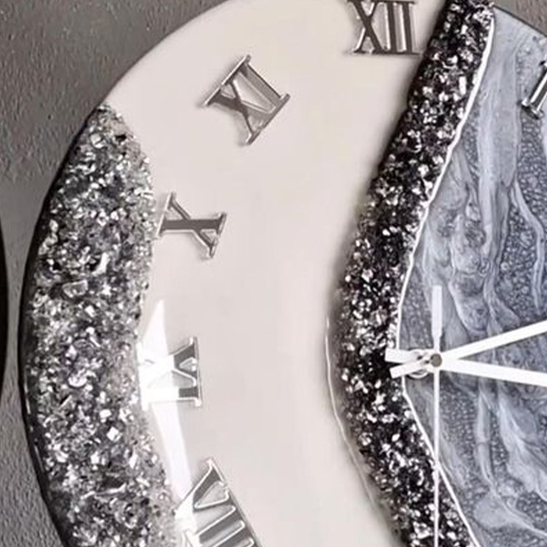 Luminous Resin Clock – Glossy Finish for Modern Interiors